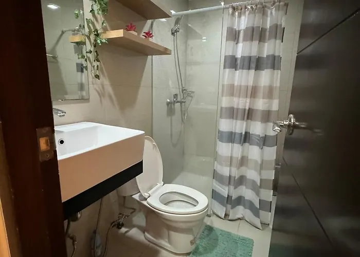Apartment Staycation Near Venice Mall Mckinley Taguig Manila