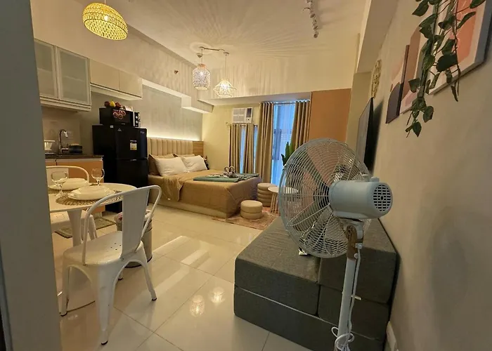 Apartment Staycation Near Venice Mall Mckinley Taguig Manila