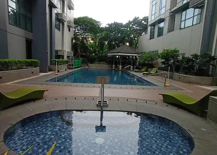 Staycation Near Venice Mall Mckinley Taguig *
